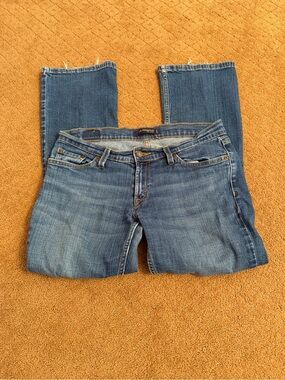 Levi’s 524 Too super low bootcut low rise jeans women’s 9 short